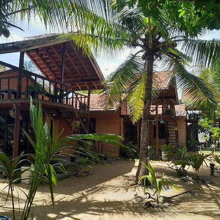 Golden Beach Chalets Arugam Bay Exteriér fotografie