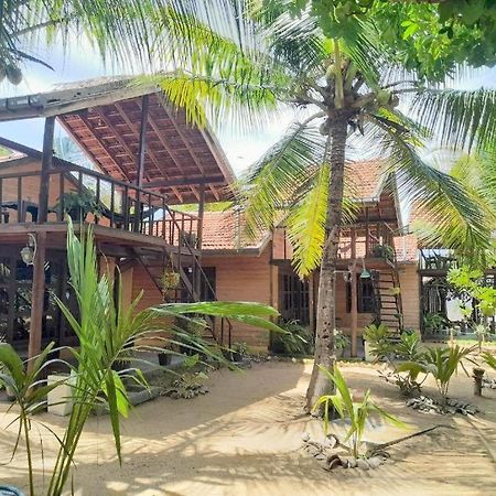 Golden Beach Chalets Arugam Bay Exteriér fotografie