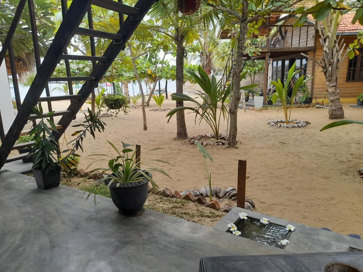 Golden Beach Chalets Arugam Bay Exteriér fotografie