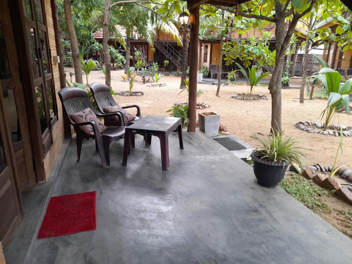 Golden Beach Chalets Arugam Bay Exteriér fotografie