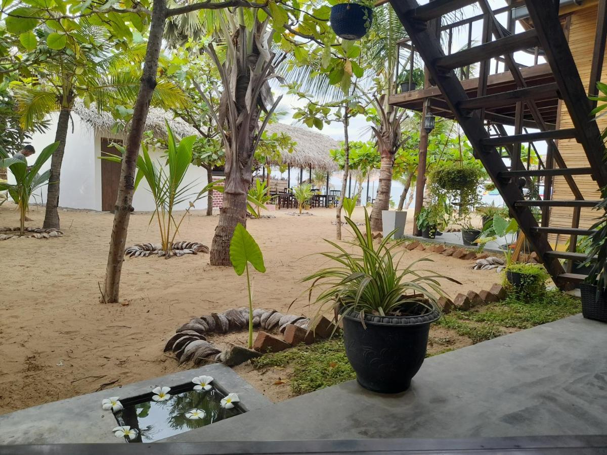 Golden Beach Chalets Arugam Bay Exteriér fotografie