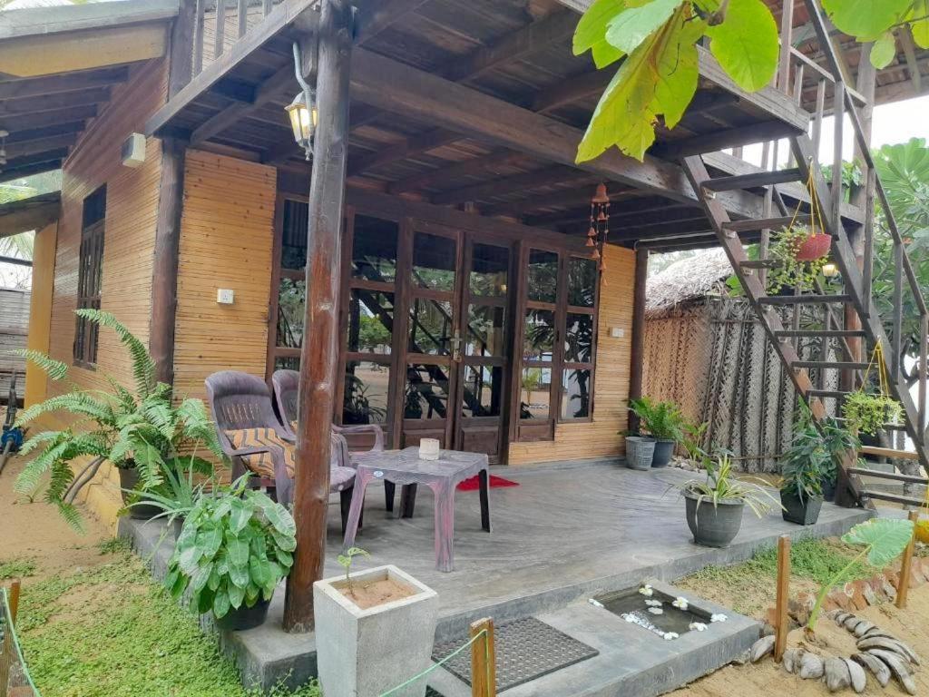 Golden Beach Chalets Arugam Bay Exteriér fotografie