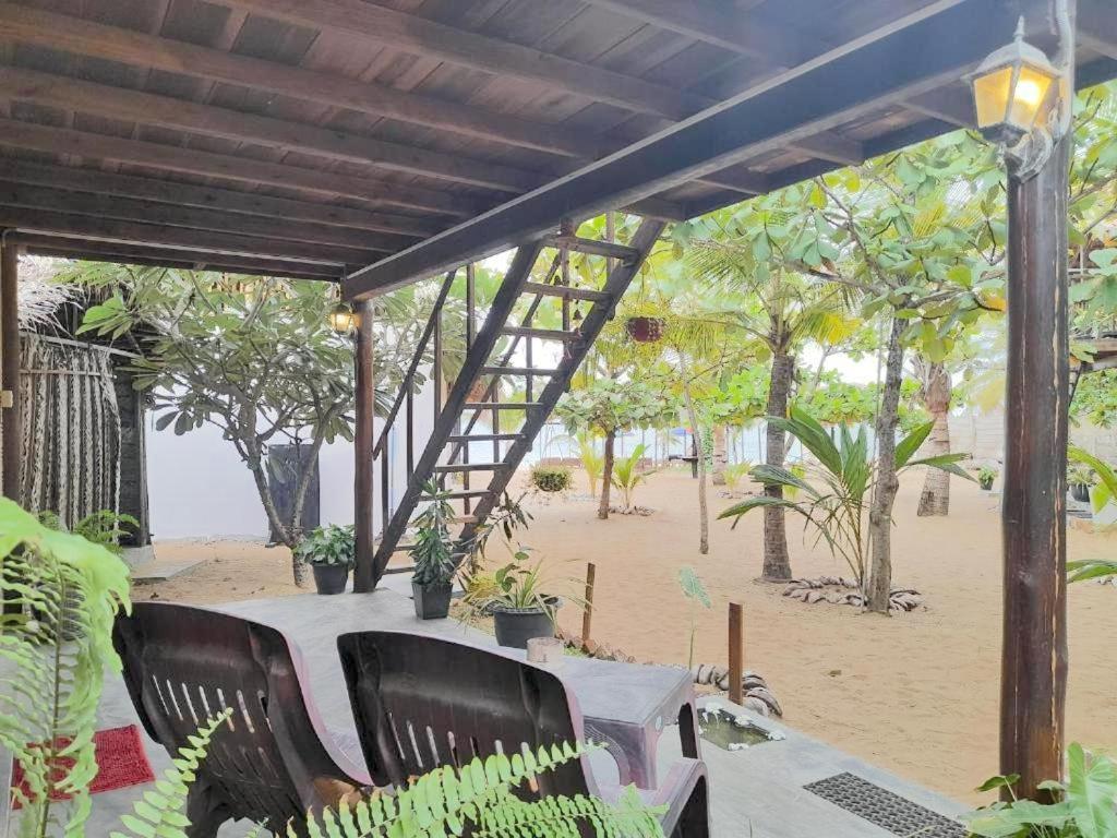 Golden Beach Chalets Arugam Bay Exteriér fotografie