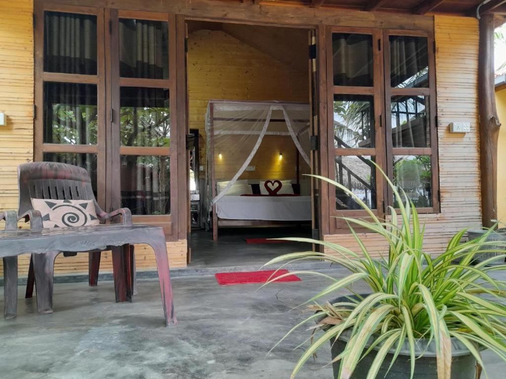 Golden Beach Chalets Arugam Bay Exteriér fotografie